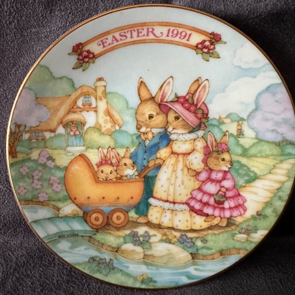 Vintage, Spring Time plate, 1991 Easter Plate - Picture 3 of 3